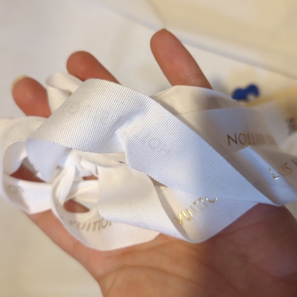 Authentic Louis Vuitton jewelry bags (2) with matching ribbon, note card,receipt - Picture 6 of 6